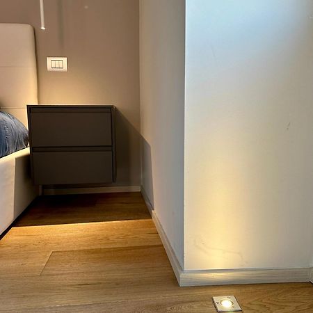 Lr Deluxe Apartments - Fondazione Prada - Metro M3 Milano Ngoại thất bức ảnh