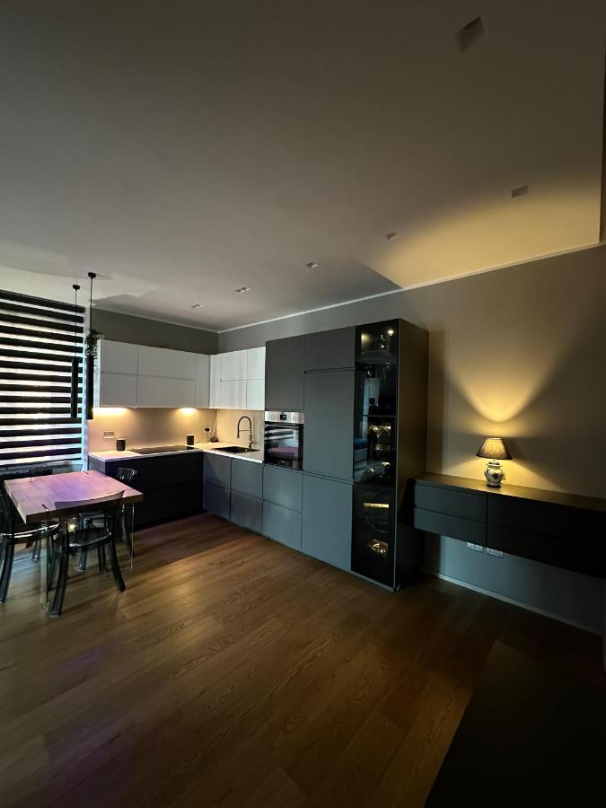Lr Deluxe Apartments - Fondazione Prada - Metro M3 Milano Ngoại thất bức ảnh